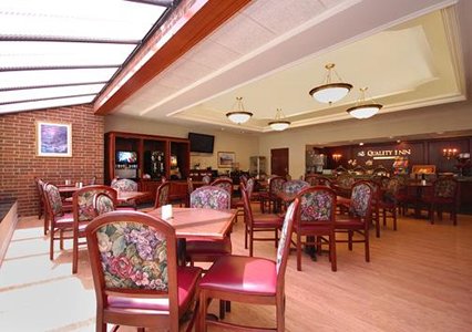 Quality Inn Schaumburg 05.[1]